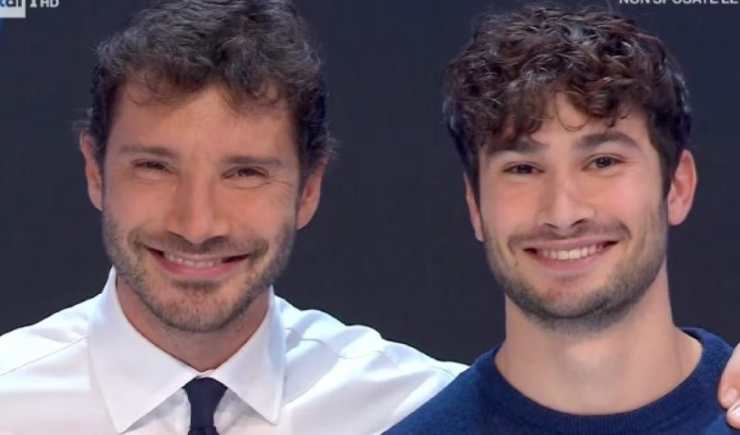 stefano de martino e un ragazzo