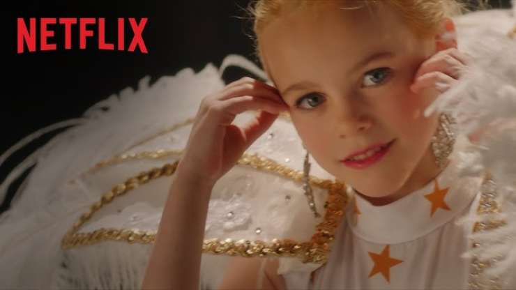 bambina e logo netflix